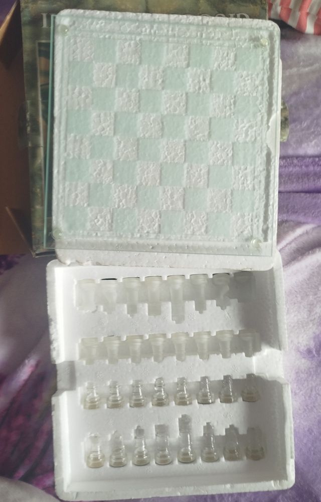 Juego de ajedrez de cristal