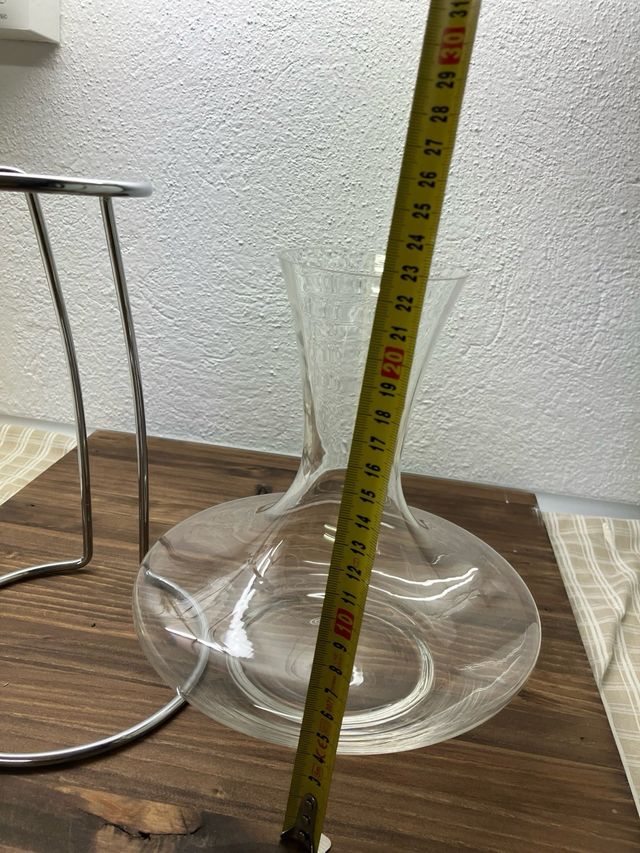 Decantador de vino con soporte