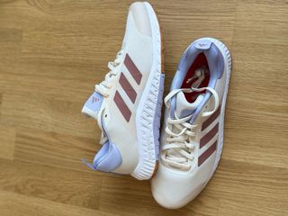 Zapatillas Adidas Beige y Morado