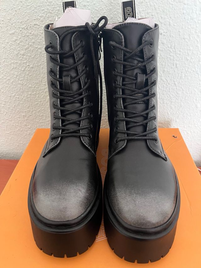 Botas negras con plataforma