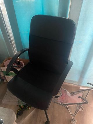 Escritorio de ordenador moderno