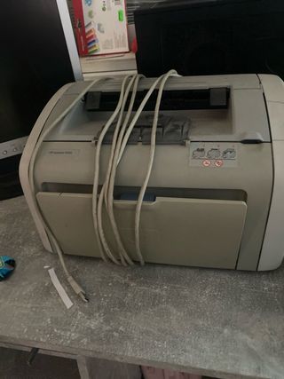 Escritorio de ordenador moderno