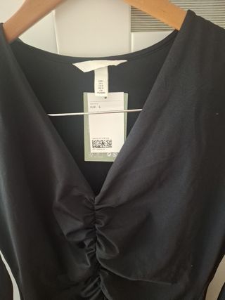 Vestido H&M negro manga larga fruncido