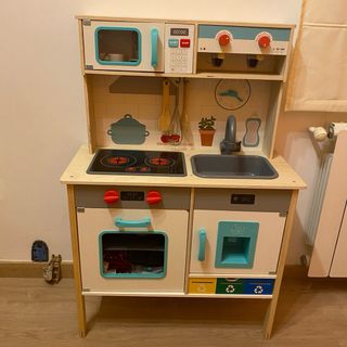 Cocinita de madera para niños
