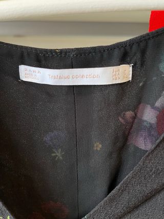 Conjunto Zara flores negro y rojo