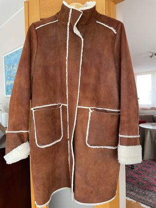 Abrigo forrado de pelo marrón
