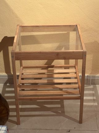 Mesita auxiliar Ikea bambú y cristal