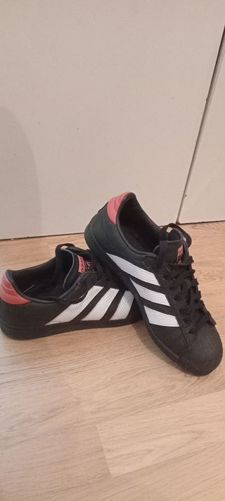 Zapatillas Adidas Negras y Rosas