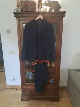 Traje negro nuevo