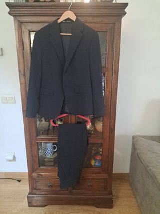 Traje negro nuevo