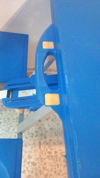 Mesa plegable camping azul y plata