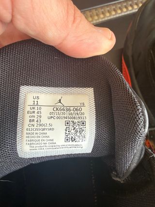 Jordan Max Aura 2 Talla 43 Negro/Rojo