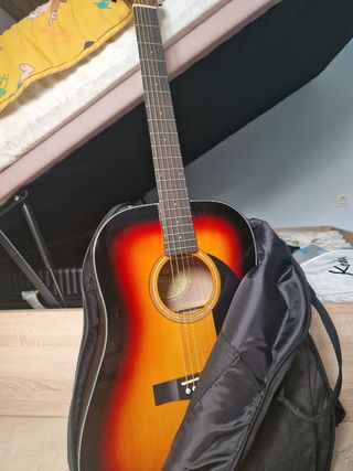 Guitarra Acústica Fender con Funda