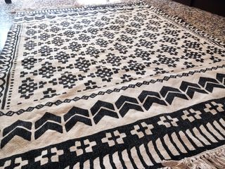 Mesa baja y alfombra