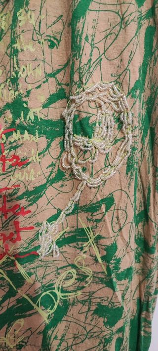 Camiseta Desigual verde y beige
