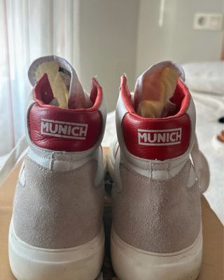 Deportivas Munich Blancas y Rojas