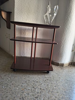 Mesa auxiliar de madera