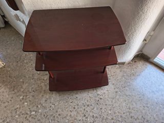 Mesa auxiliar de madera