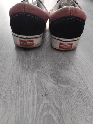 Zapatillas Vans Old Skool Negras y Rojas