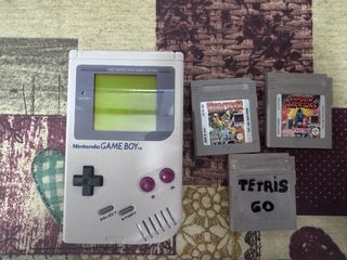 Nintendo Game Boy + 3 juegos