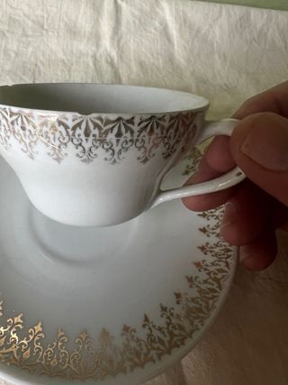 Taza de café Santa Clara con diseño dorado