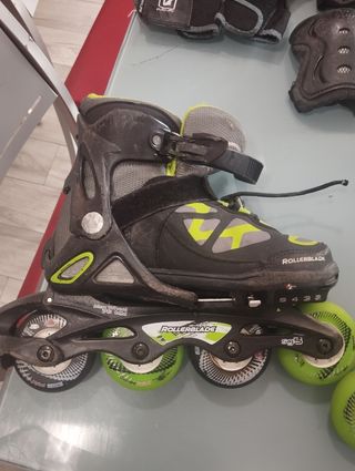 Patines en línea Rollerblade + protecciones