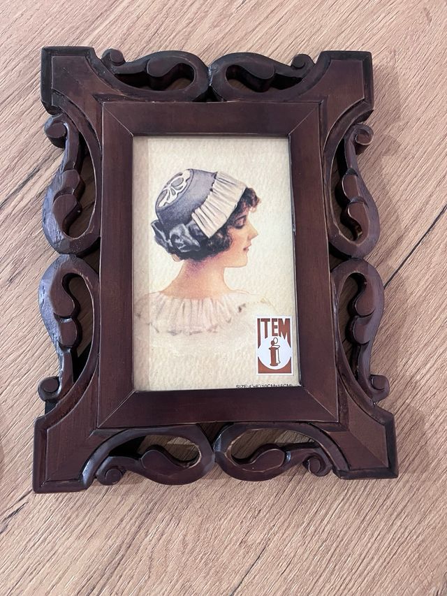 Portafotos de madera decorado