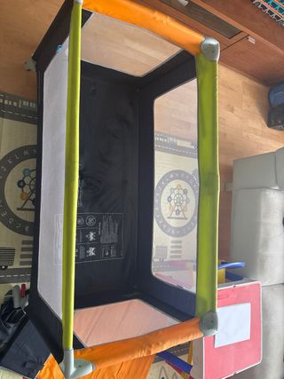 Cuna de viaje plegable. Colchón incluido 