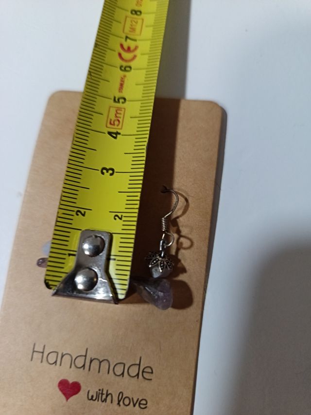 Pendientes artesanales morados y plateados