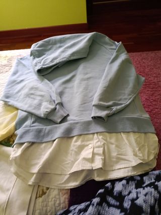 Sudadera Zara 13-14 años color azul con capucha