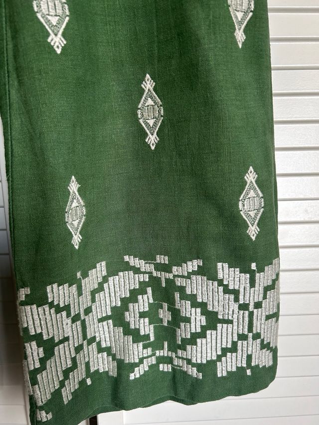 Pantalón Zara verde estampado