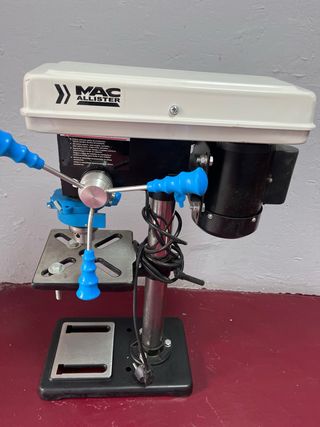 Taladro de Columna MAC ALLISTER