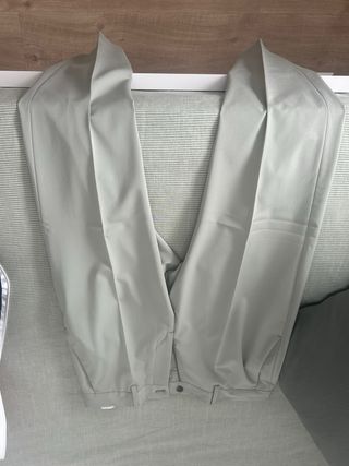 Traje ZARA verde pastel