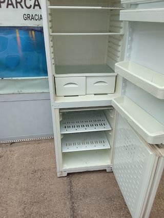 Nevera Indesit urgenta
