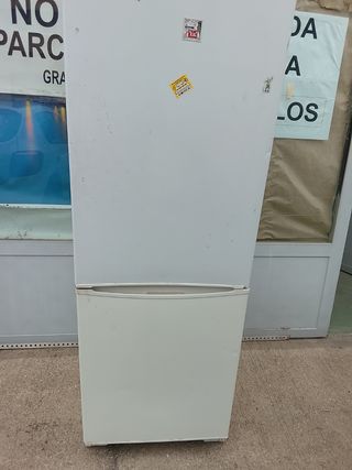 Nevera Indesit urgenta
