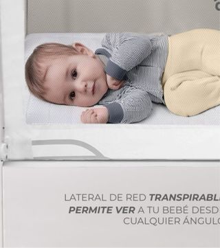Barrera de cama rosa con dibujo de conejo