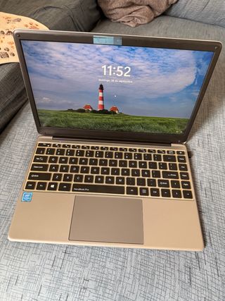 Chuwi HeroBook Pro Ordenador Portátil Beige/Plata