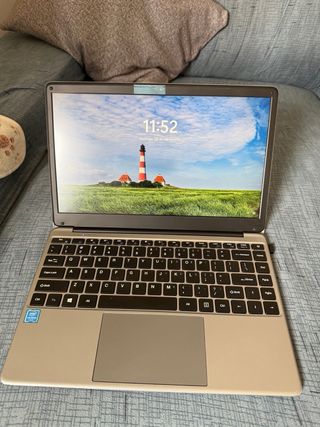 Chuwi HeroBook Pro Ordenador Portátil Beige/Plata