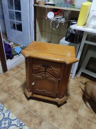 Mesita de noche antigua madera pino