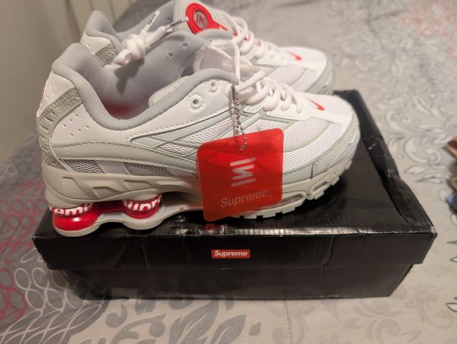 Nike Shox x Supreme Rojo Blanco