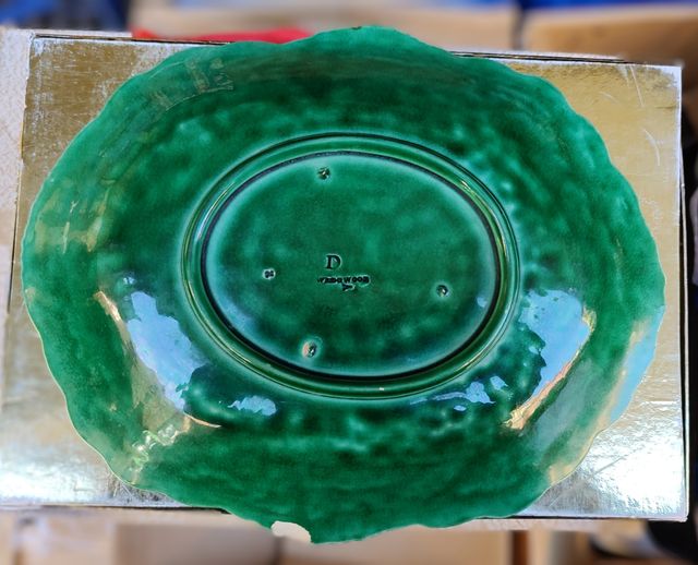 Piatto Wedgwood in ceramica verde