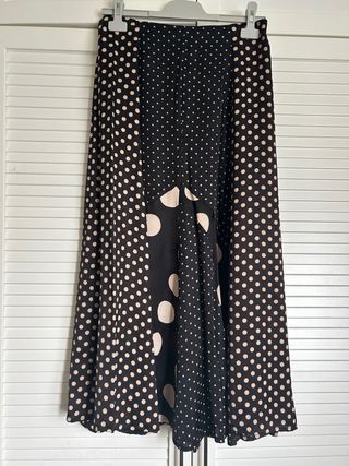 Falda Sfera lunares beige y negro arreglada 