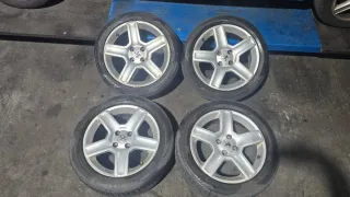 Vendo Llantas con neumaticos Peugeot 17 pulgadas