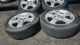 Vendo Llantas con neumaticos Peugeot 17 pulgadas