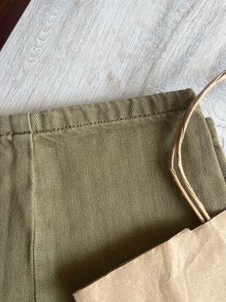 Pantalón STRADIVARIUS verde oliva T XS como nuevo