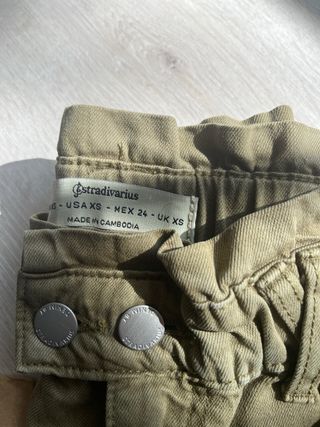 Pantalón STRADIVARIUS verde oliva T XS como nuevo