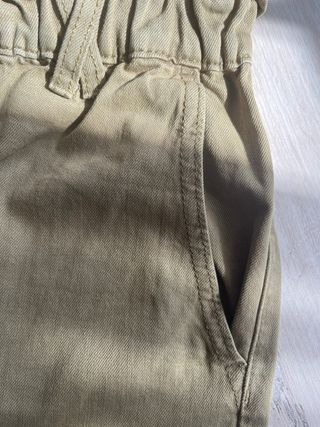 Pantalón STRADIVARIUS verde oliva T XS como nuevo