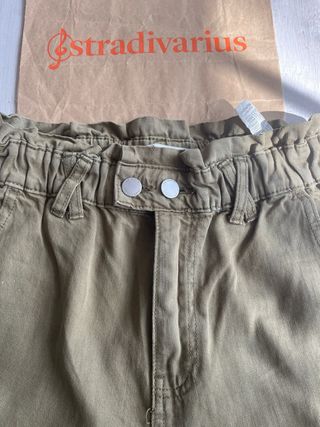 Pantalón STRADIVARIUS verde oliva T XS como nuevo