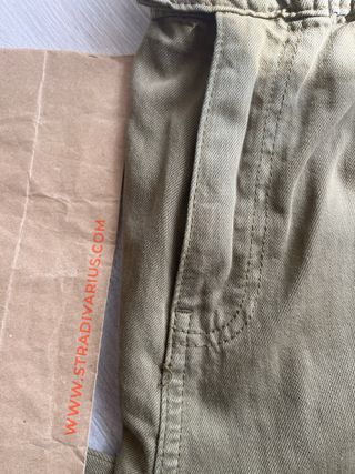 Pantalón STRADIVARIUS verde oliva T XS como nuevo