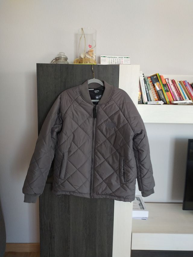 Chaqueta acolchada gris talla S